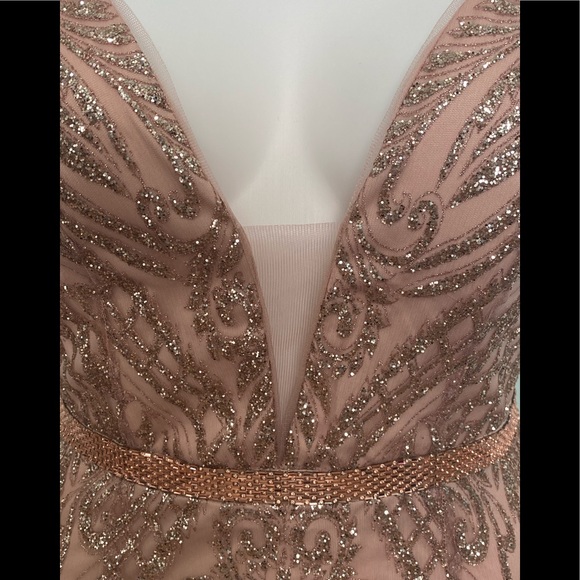 Size 14 Clarisse 8220 Rose Gold Glitter Fitted Trumpet Gown NWT - Picture 2 of 3